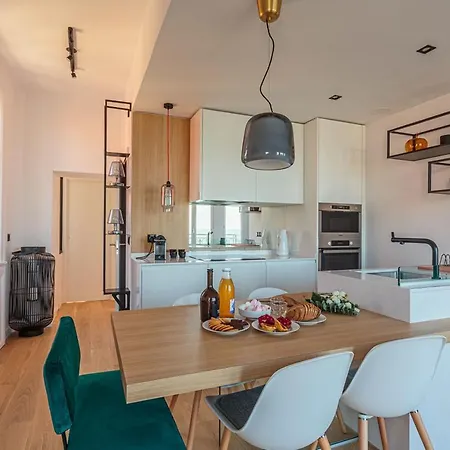 아파트 Altaya With Balcony And Sea View In *